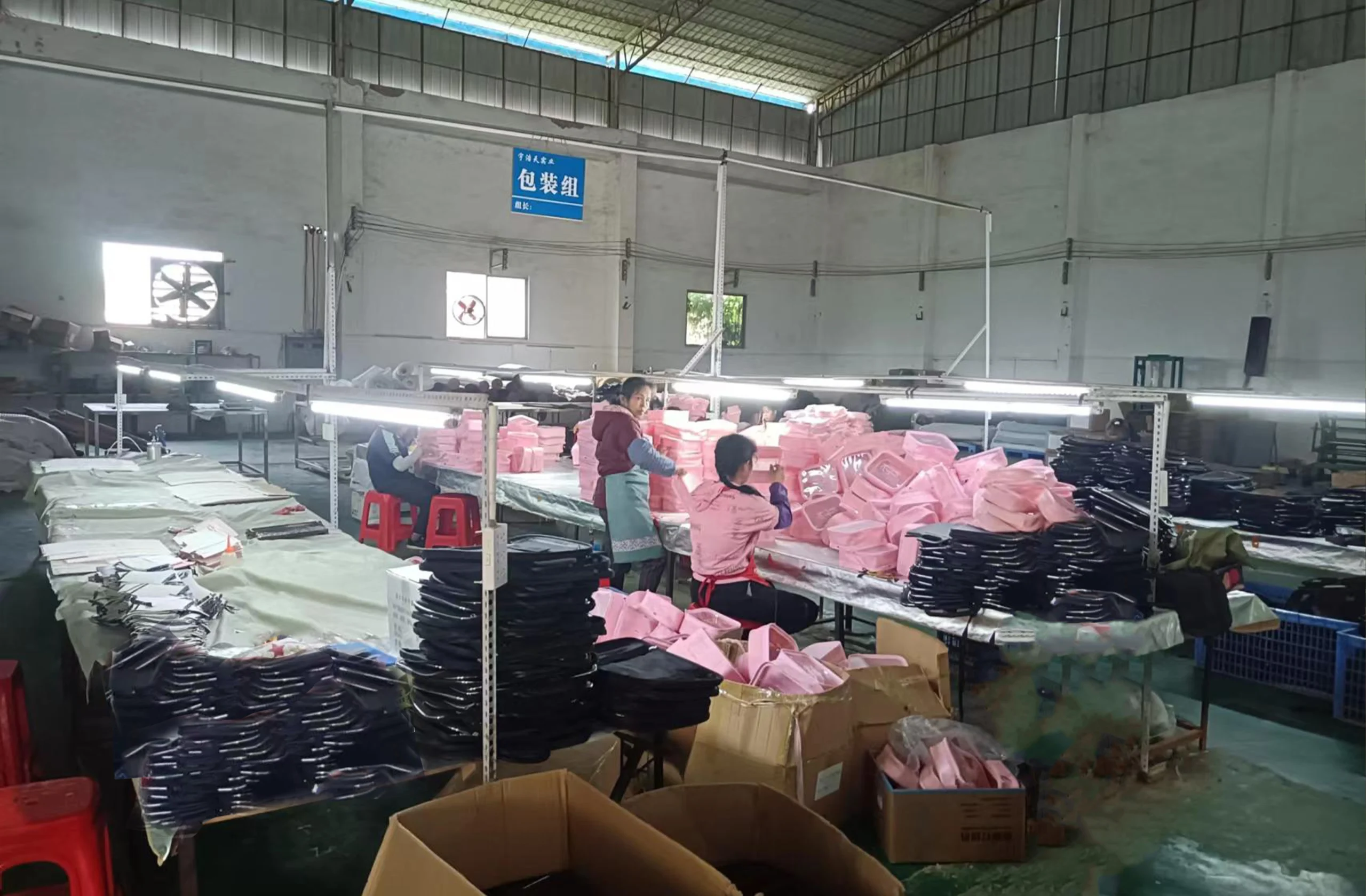 Quality control inspection for custom cosmetic bags